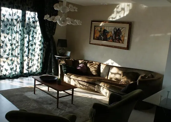 Appartamento Huge Heating Penthouse With Pool Paphos