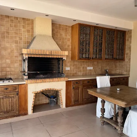 Huge Penthouse With Private Pool דירה *