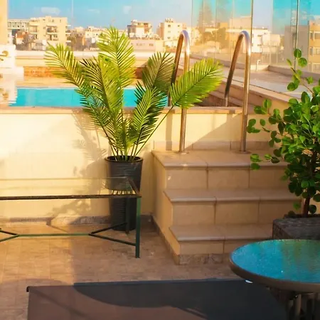 Huge Penthouse With Pool Apartment *