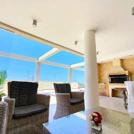 Апартаменты Huge Penthouse With Pool Пафос