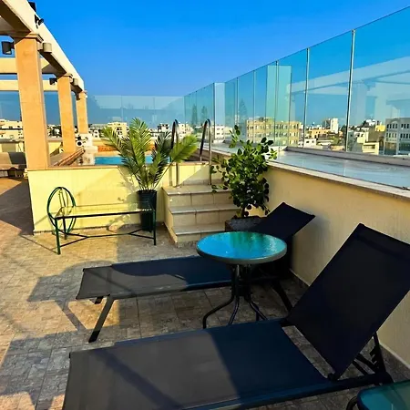 דירה Huge Penthouse With Pool
